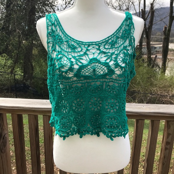 Tops - Aqua crochet lace sleeveless crop top
